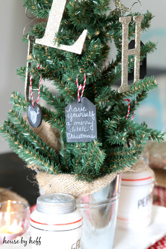 DIY Ornament Magnets for a Chalkboard Christmas Tree - Blue i Style