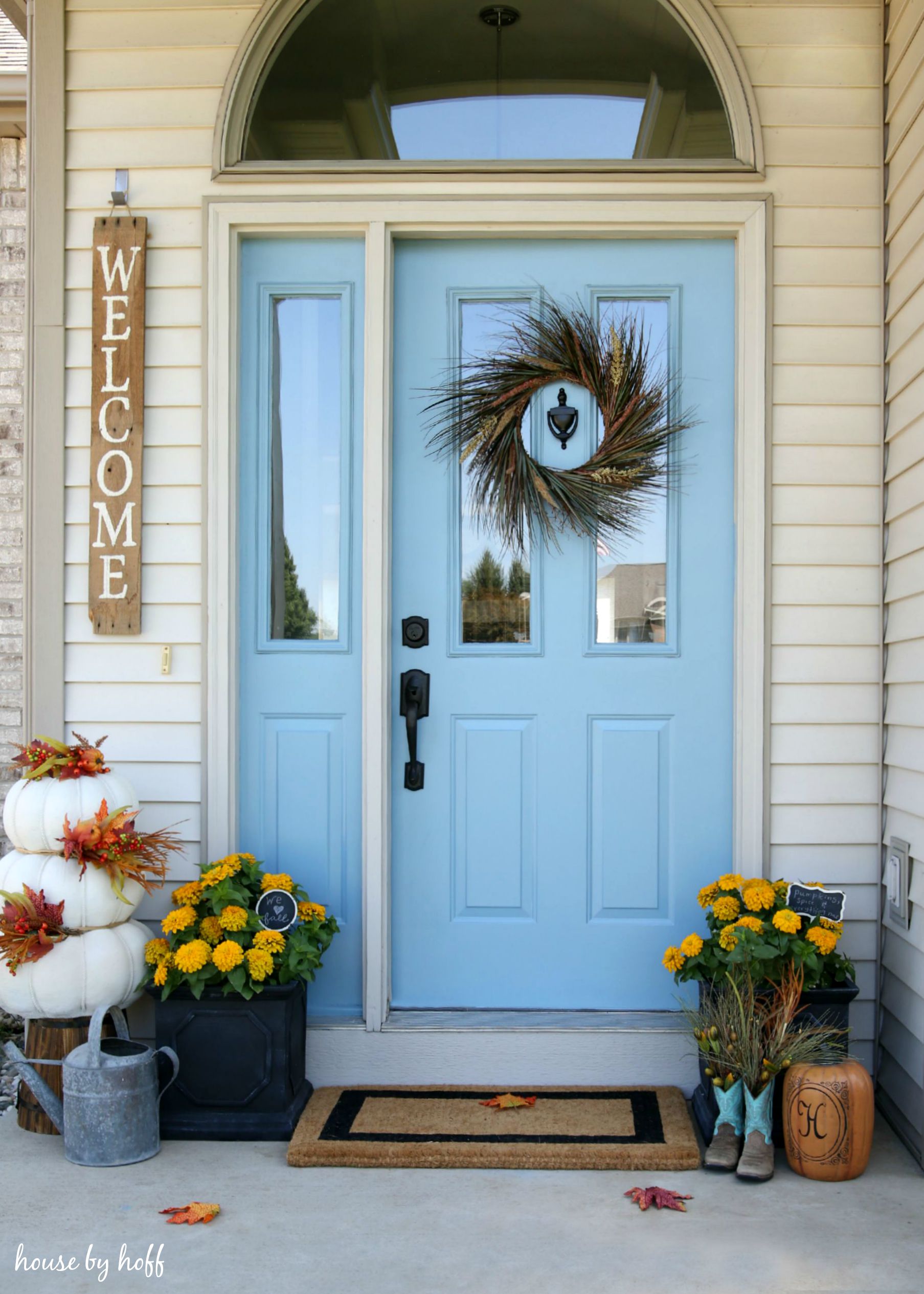 How to Decorate Your Small Front Porch for Fall - House by Hoff