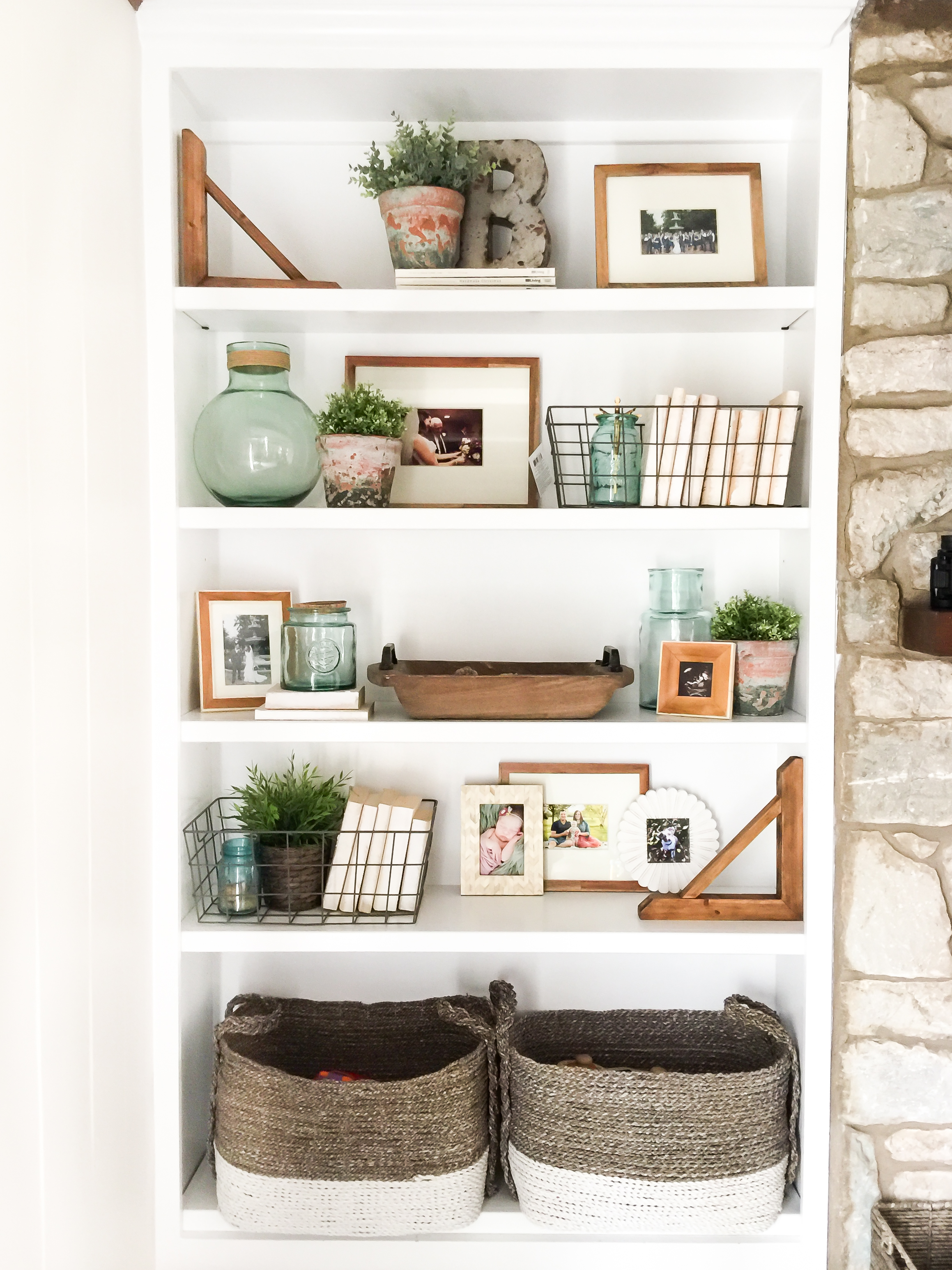 Decorating Shelves and Baskets 
