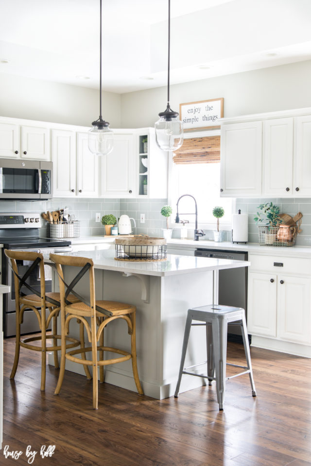 Gray and White Kitchen for Winter - House by Hoff